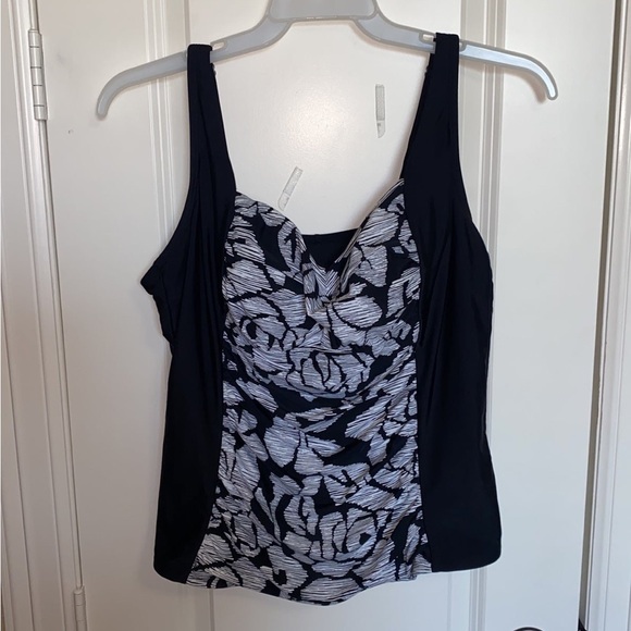 Ava & Viv Bathing Suit Tankini Top Size 20W - Picture 2 of 10